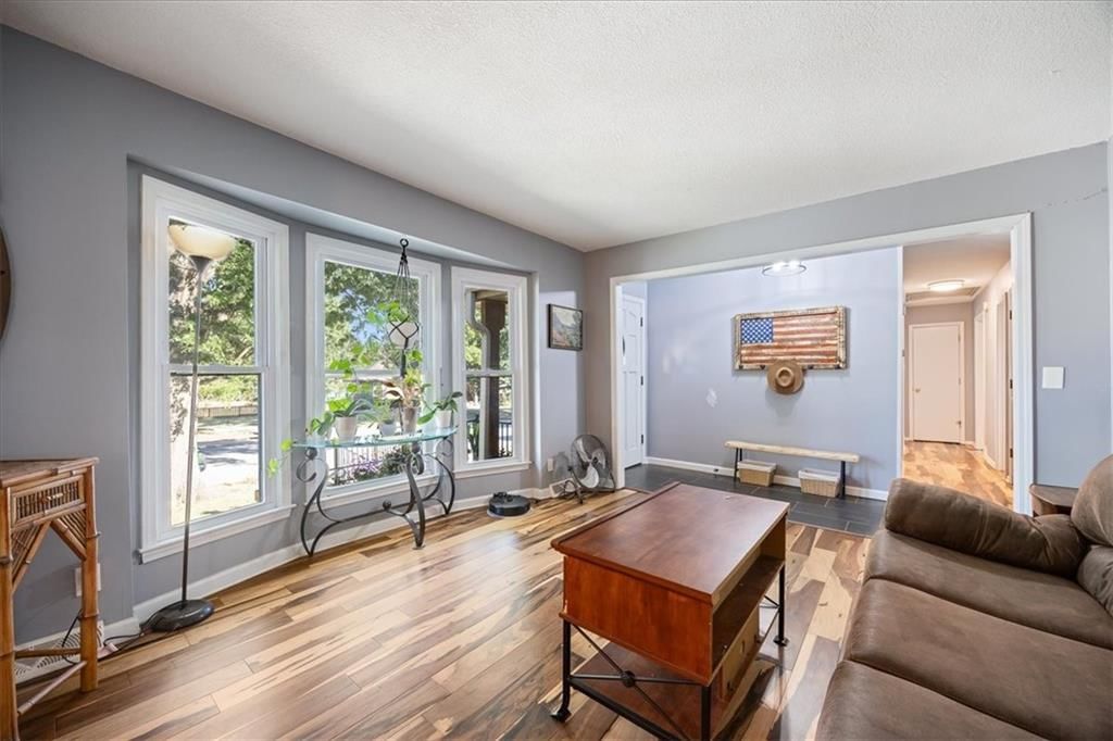 300 Johnston Drive — photo 6