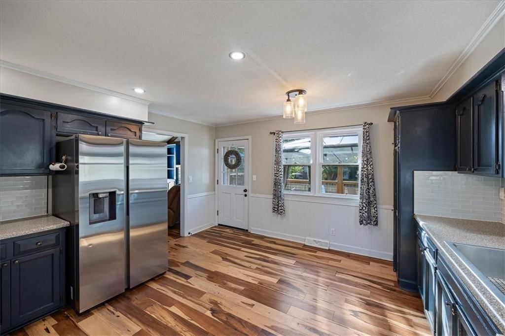 300 Johnston Drive — photo 11