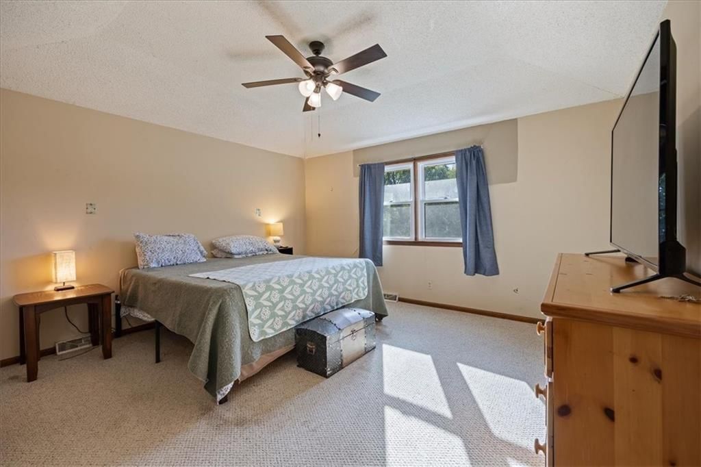300 Johnston Drive — photo 14
