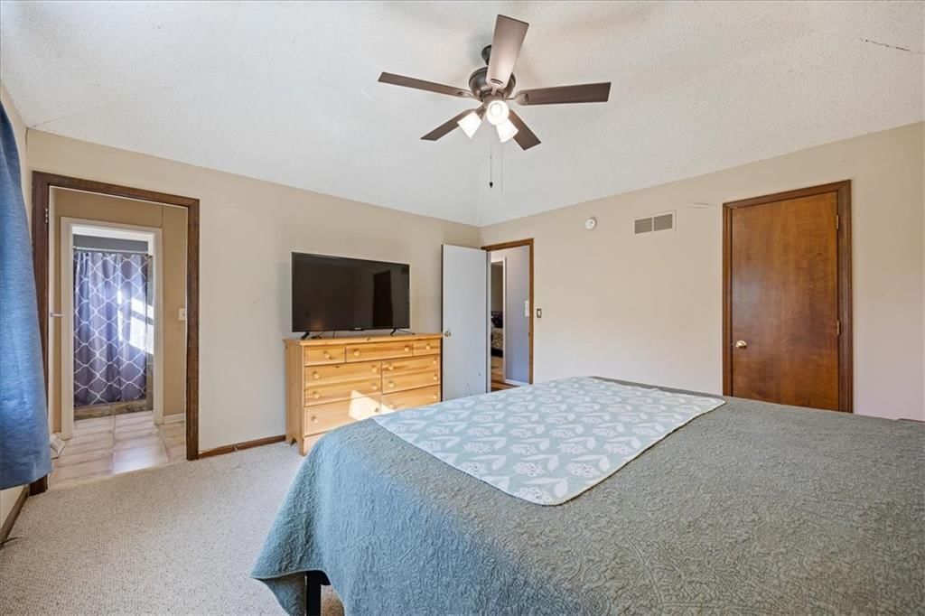 300 Johnston Drive — photo 15