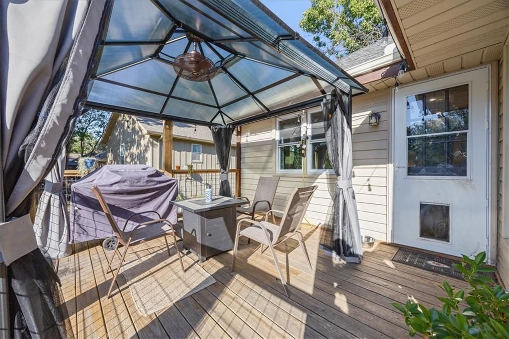300 Johnston Drive — photo 24