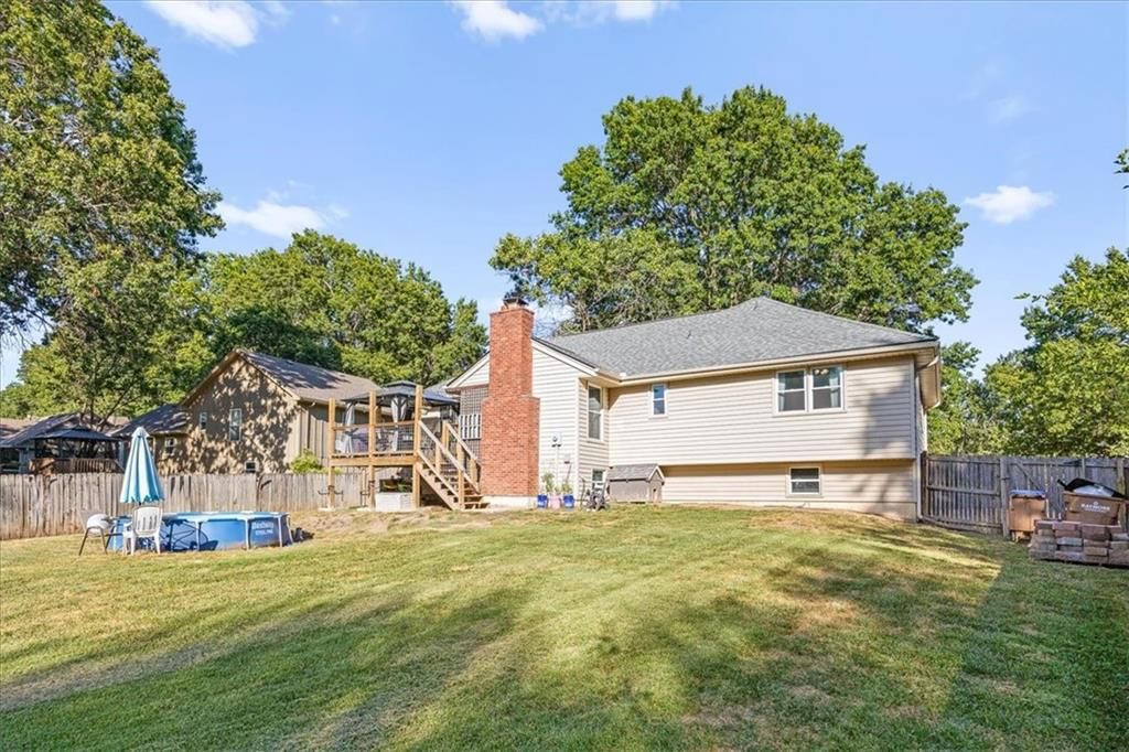 300 Johnston Drive — photo 26