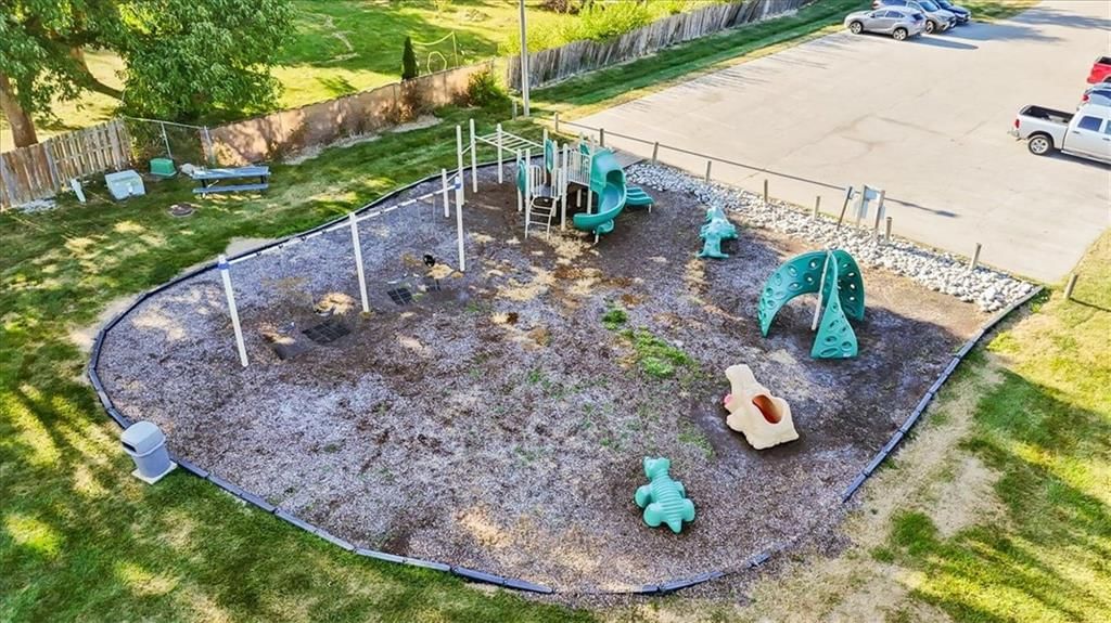 300 Johnston Drive — photo 33