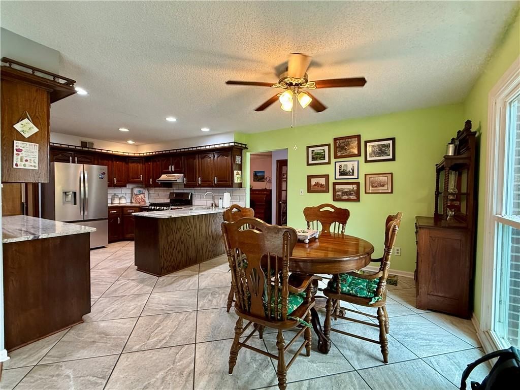 Photo 7 of 71 - 12809 Rickey Road, Kansas City, MO 64133