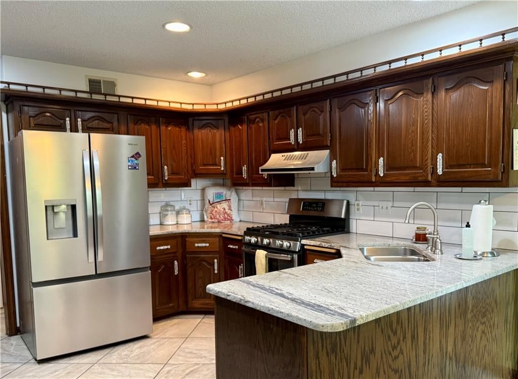 Photo 8 of 71 - 12809 Rickey Road, Kansas City, MO 64133