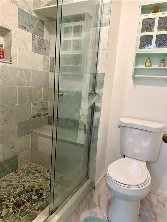 Photo 17 of 71 - 12809 Rickey Road, Kansas City, MO 64133