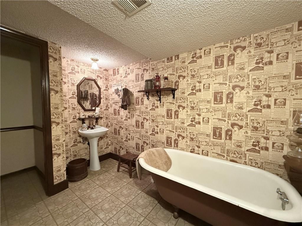 Photo 48 of 71 - 12809 Rickey Road, Kansas City, MO 64133