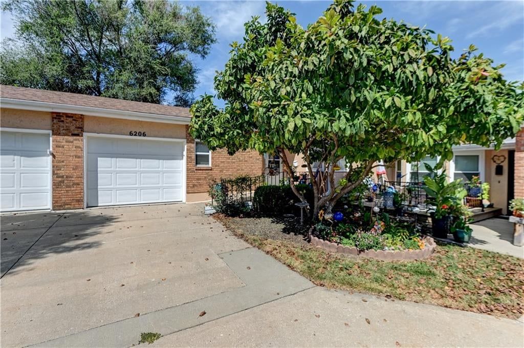 6206 Ash Court, Raytown, MO: listing photo 2
