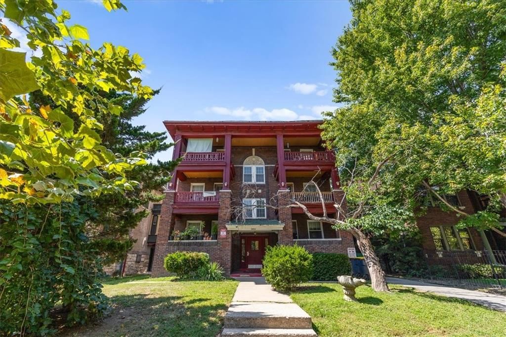 3820 Walnut Street, Kansas City, MO