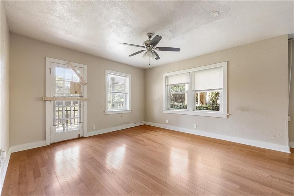 3820 Walnut Street, Kansas City, MO: listing photo 3
