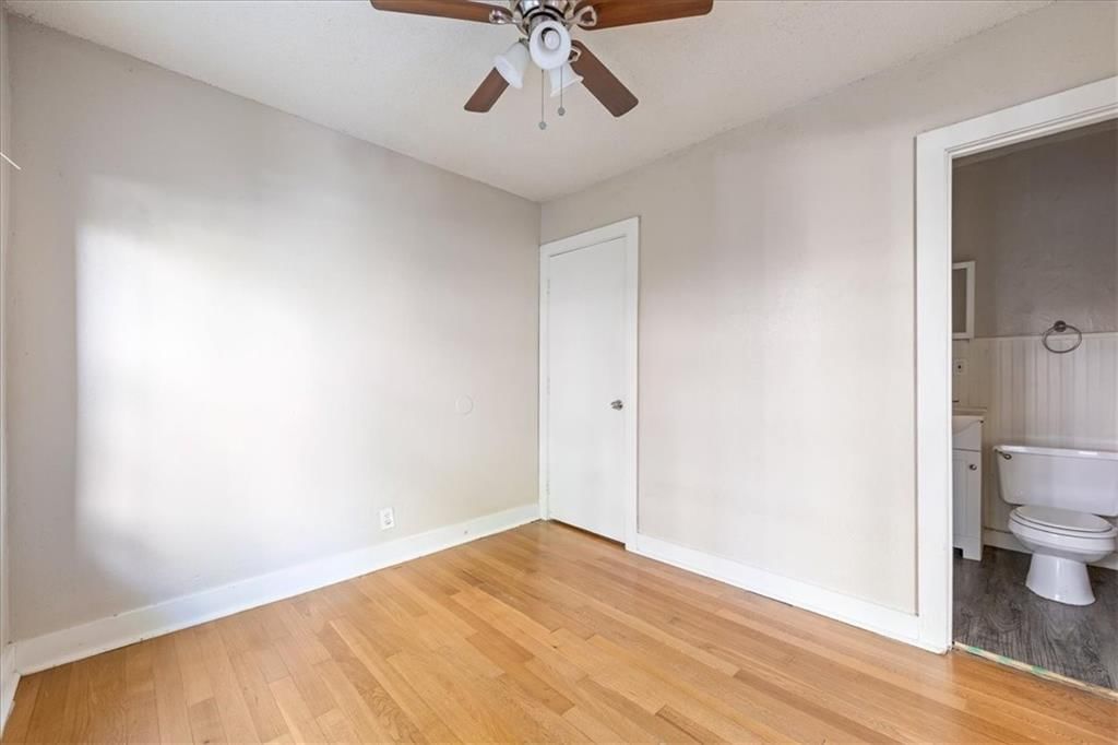 Photo 8 of 25 - 3820 Walnut Street, Kansas City, MO 64111
