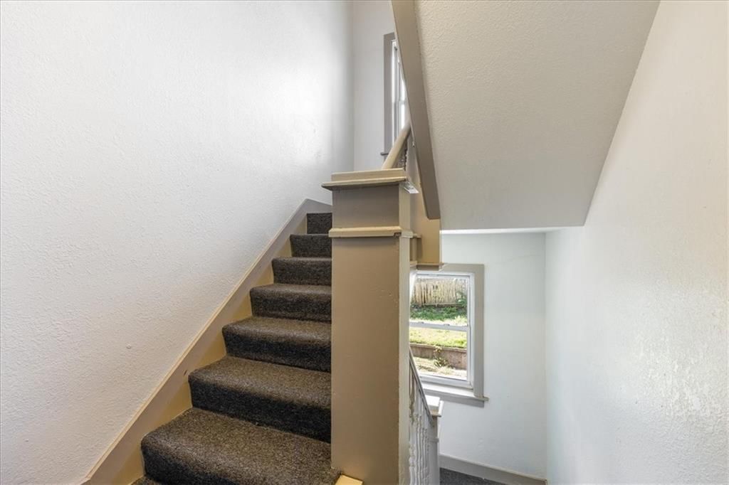Photo 10 of 25, 3820 Walnut Street, Kansas City, MO 64111