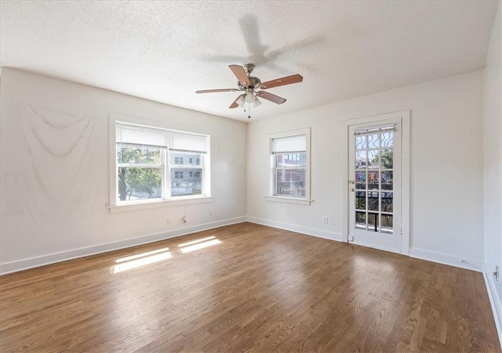 Photo 12 of 25 - 3820 Walnut Street, Kansas City, MO 64111