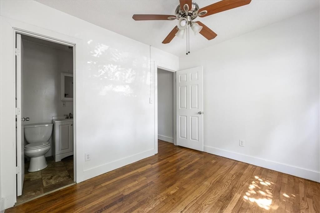 Photo 16 of 25 - 3820 Walnut Street, Kansas City, MO 64111