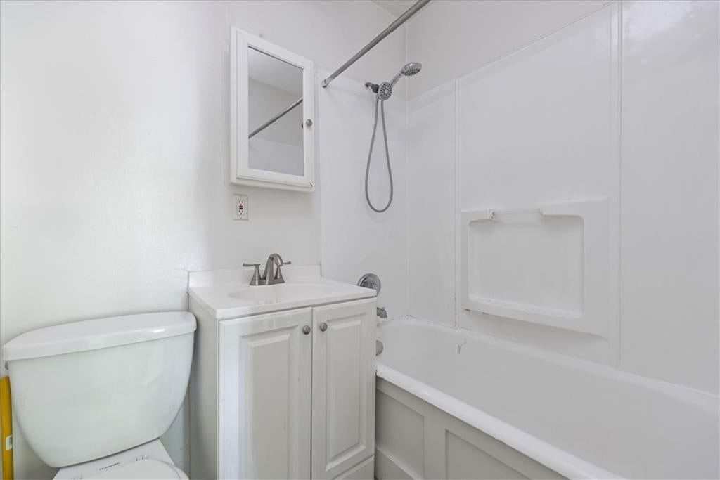 Photo 18 of 25 - 3820 Walnut Street, Kansas City, MO 64111