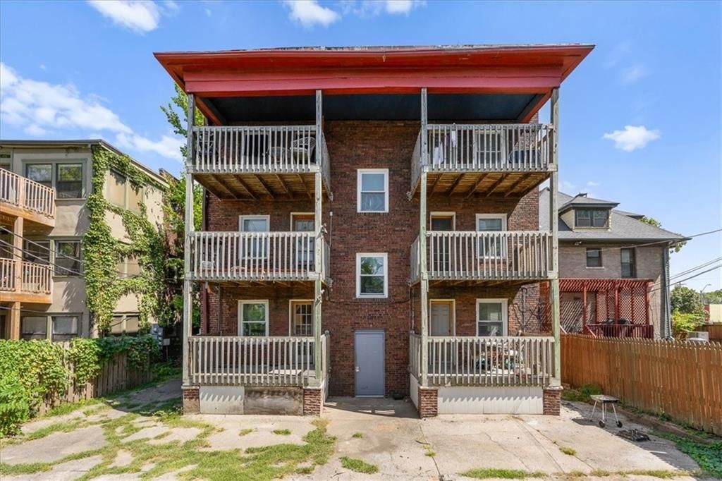 Photo 19 of 25, 3820 Walnut Street, Kansas City, MO 64111