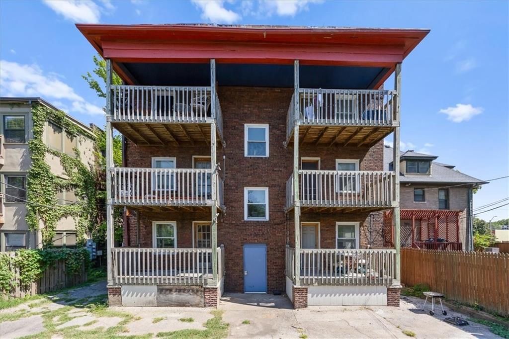 Photo 20 of 25 - 3820 Walnut Street, Kansas City, MO 64111
