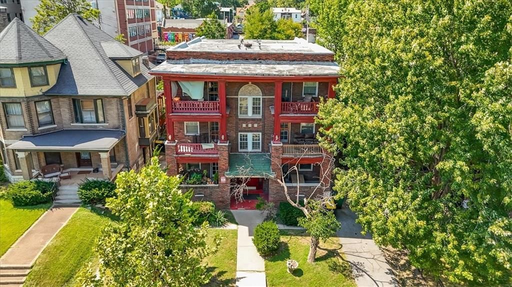Fenced yard at 3820 Walnut Street, Kansas City, MO 64111