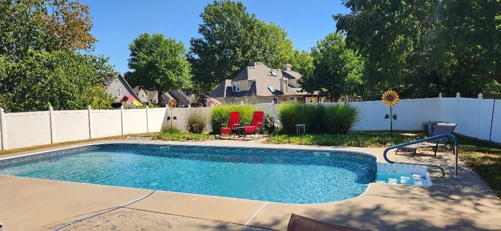1013 SE Greenridge Drive — photo 2
