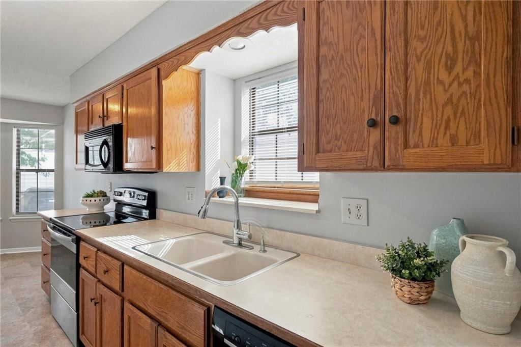 11617 W 113 Street — photo 10