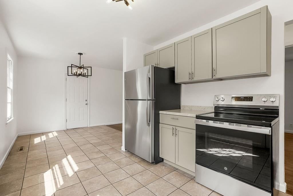 8714 Melrose Street — photo 10