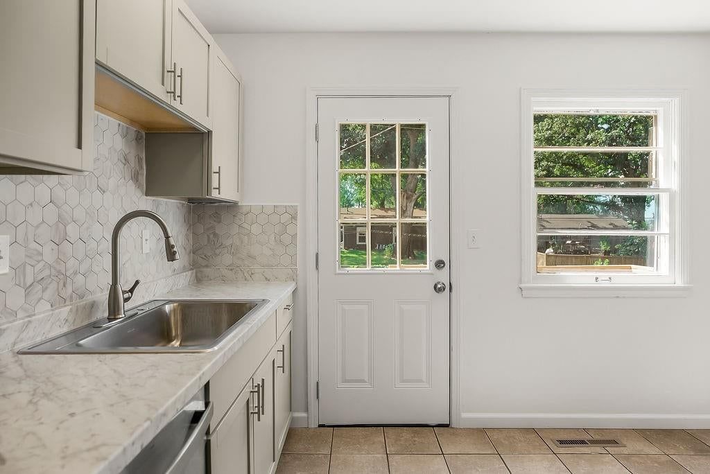 8714 Melrose Street — photo 12