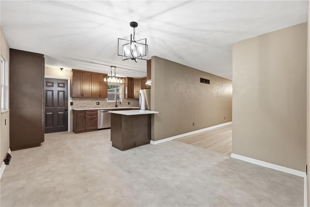 2806 N River Boulevard — photo 11