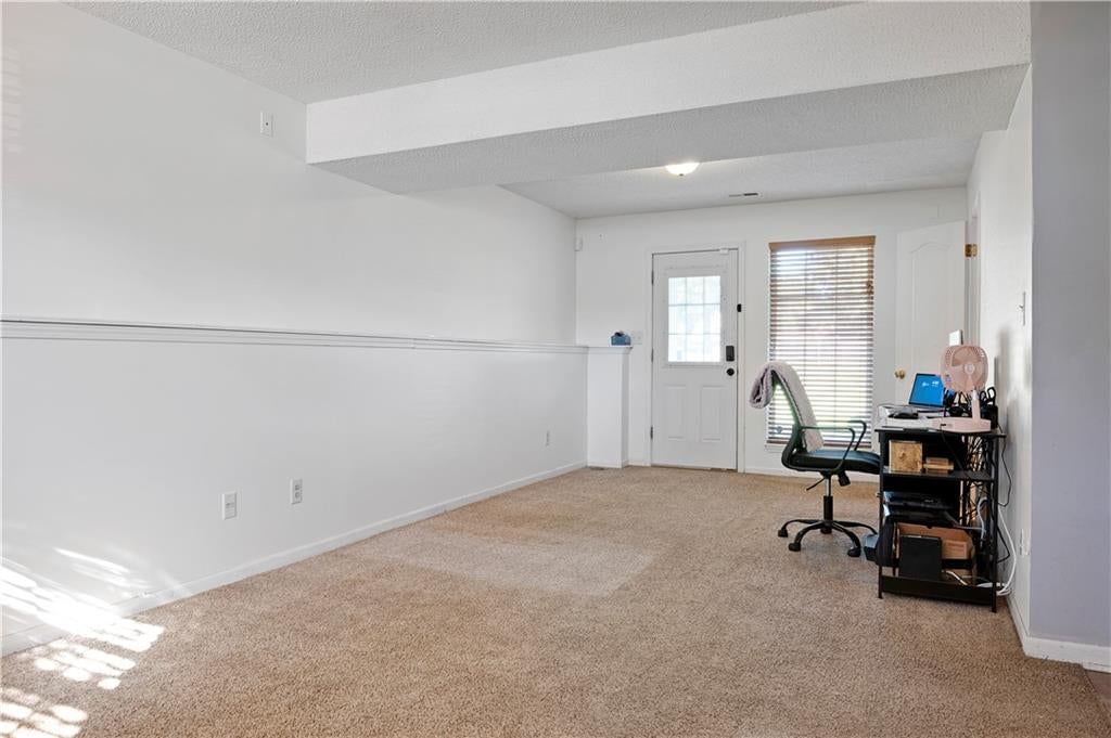 Photo 14 of 19, 11037 N Lewis Avenue, Kansas City, MO 64157