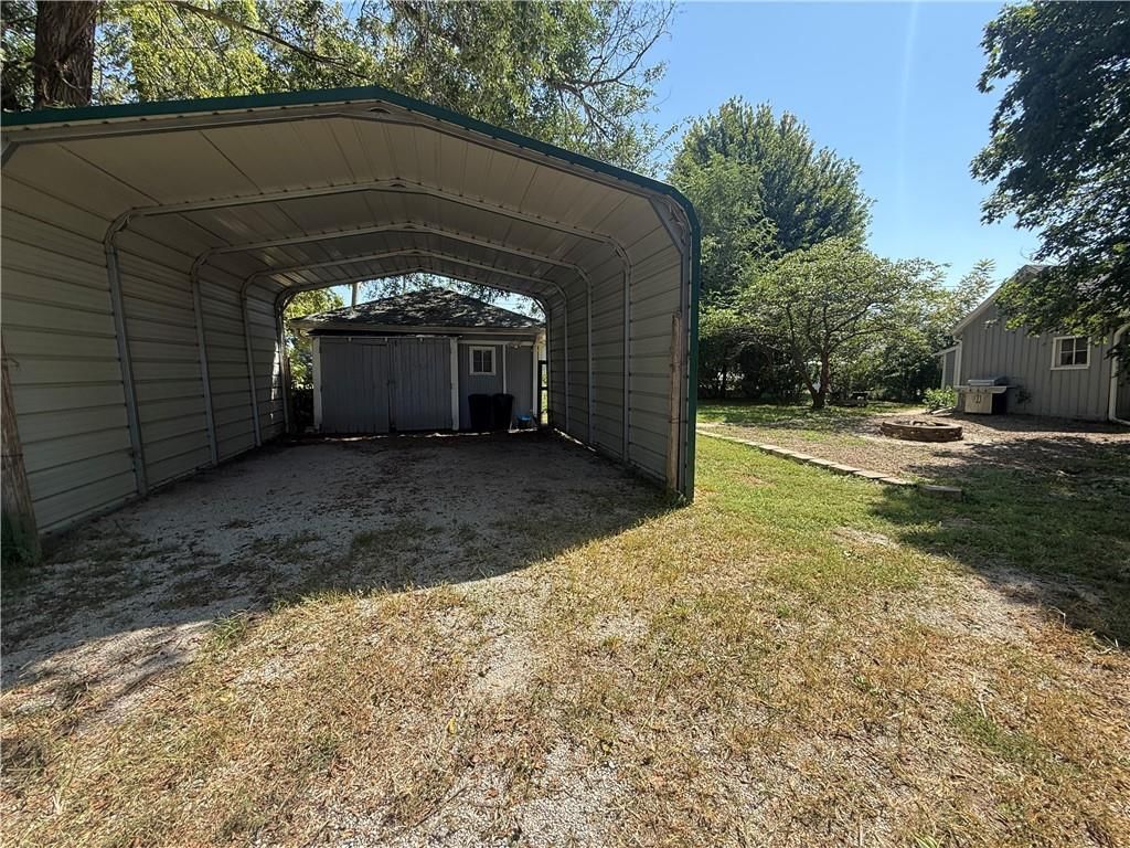 209 W Nodaway Street — photo 29