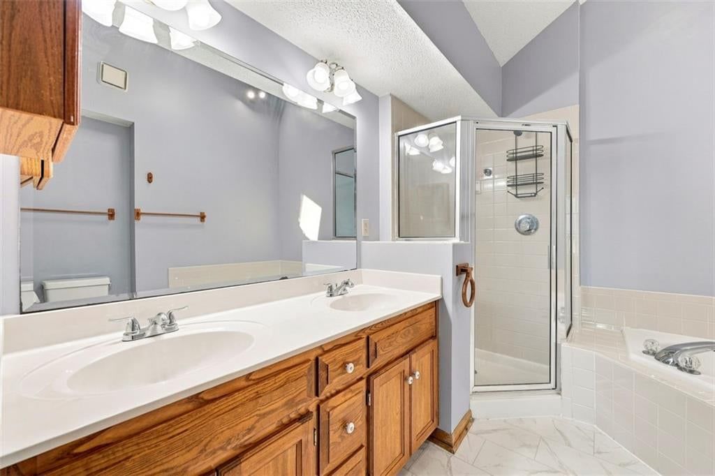 1534 NE Stonewood Drive — photo 26
