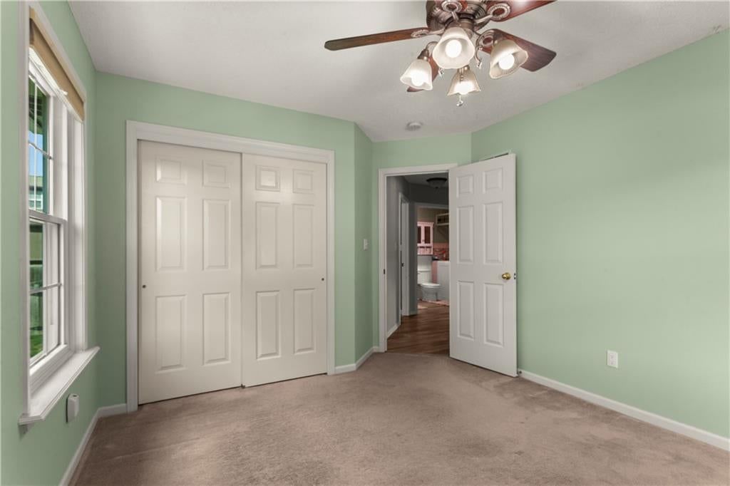 Photo 33 of 43 - 2724 SE Nottingham Drive, Lee's Summit, MO 64063
