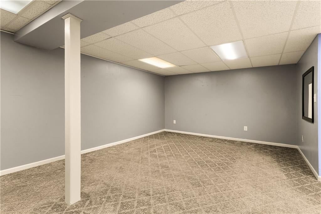 Photo 37 of 43 - 2724 SE Nottingham Drive, Lee's Summit, MO 64063