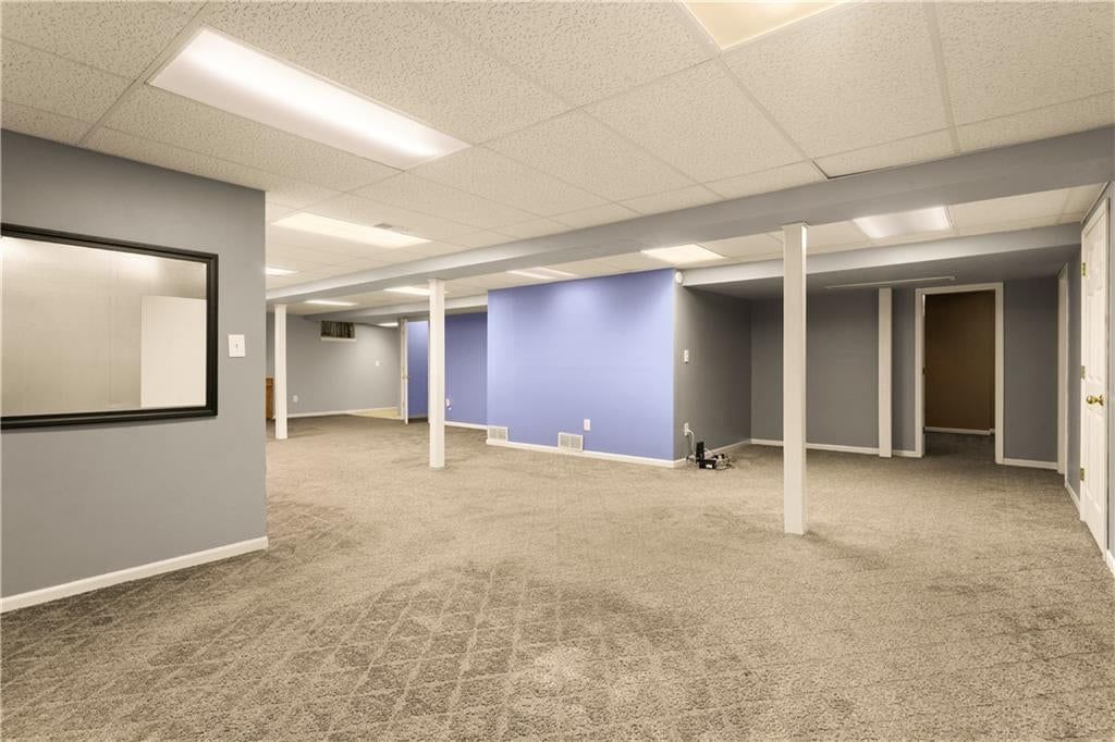 Photo 39 of 43 - 2724 SE Nottingham Drive, Lee's Summit, MO 64063