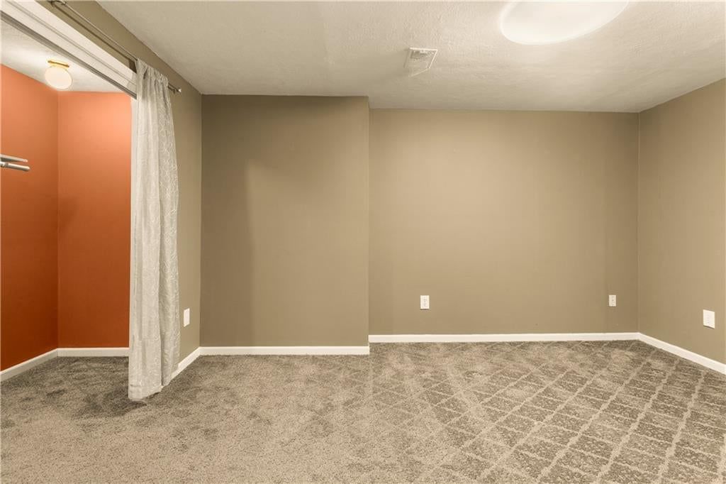 Photo 40 of 43 - 2724 SE Nottingham Drive, Lee's Summit, MO 64063