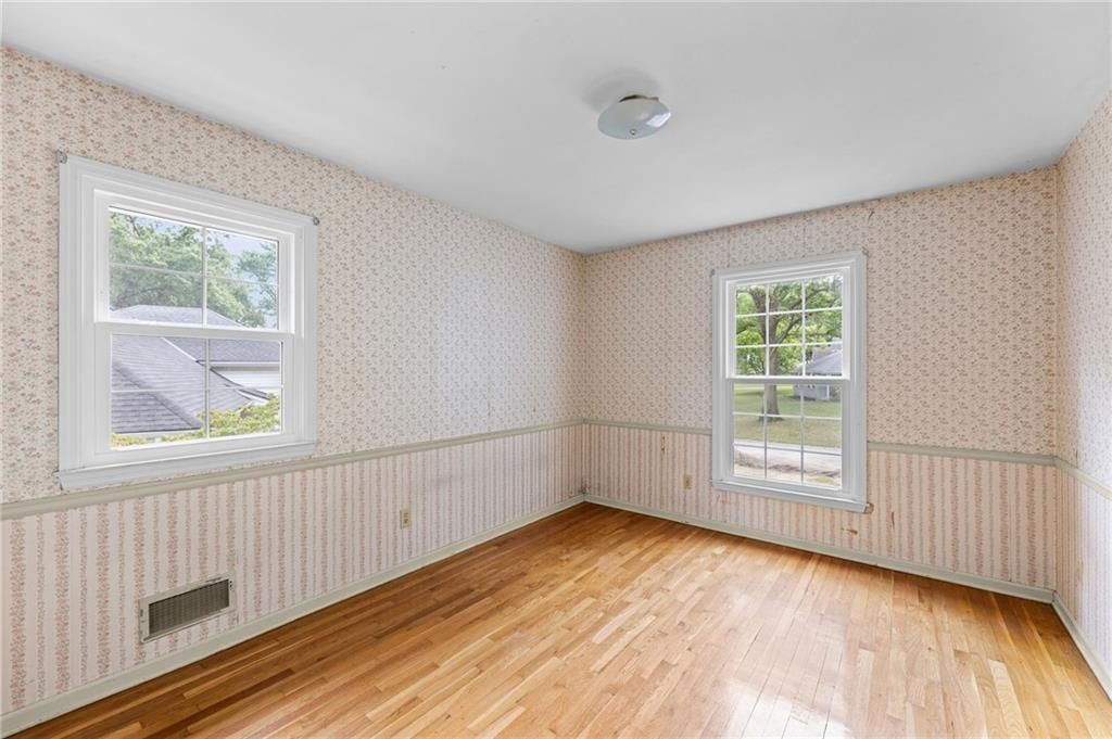 512 E 117th Terrace — photo 17