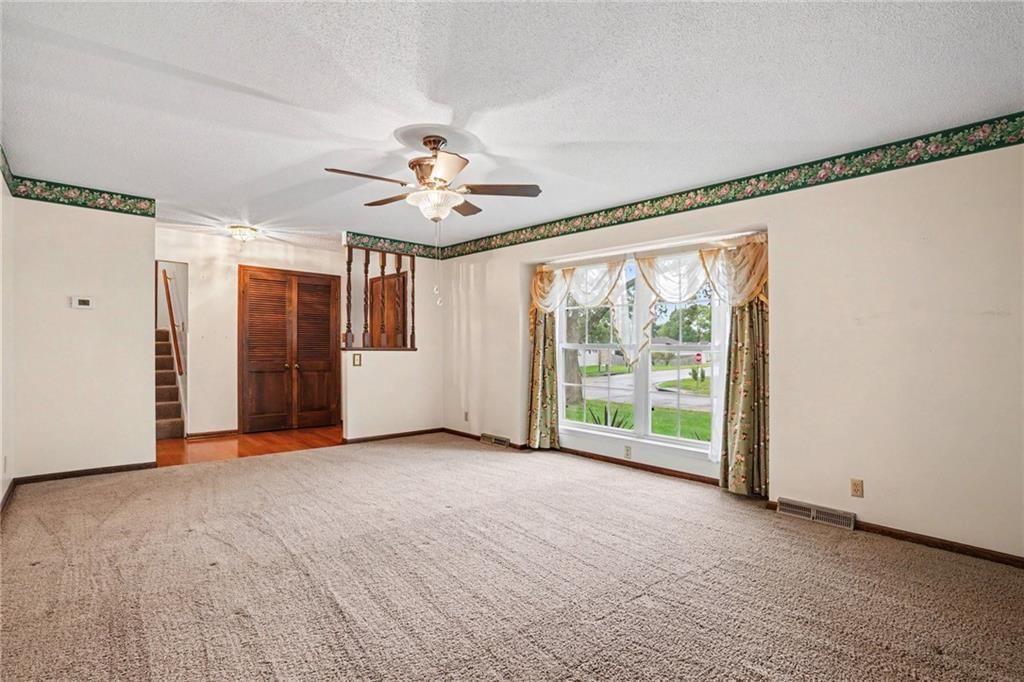 Photo 7 of 34 - 1613 Todd Street, Platte City, MO 64079