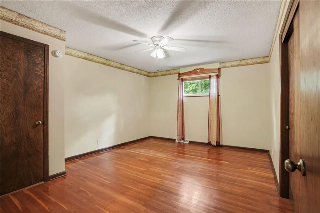 Photo 14 of 34 - 1613 Todd Street, Platte City, MO 64079