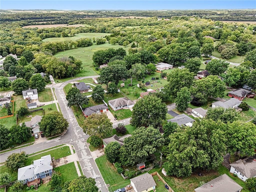 Photo 28 of 34 - 1613 Todd Street, Platte City, MO 64079