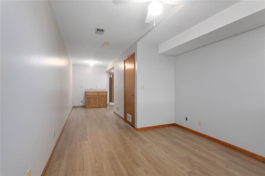 6902 Michael Lane — photo 20