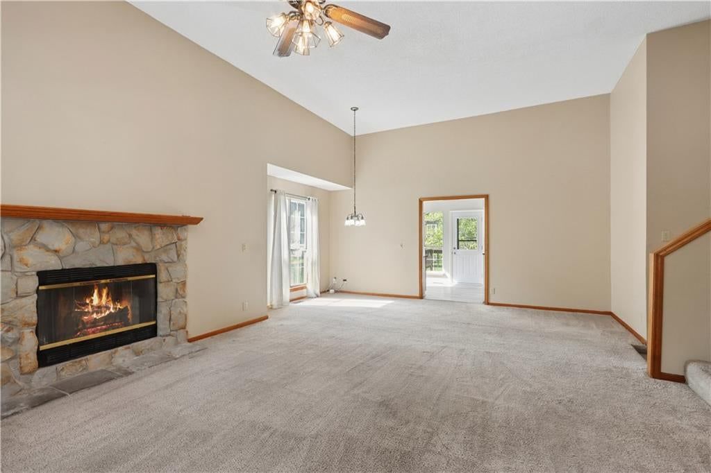 1201 N Sunset Drive, Olathe, KS: listing photo 3