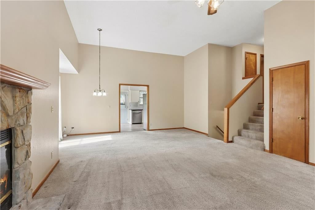 Photo 6 of 24 - 1201 N Sunset Drive, Olathe, KS 66061
