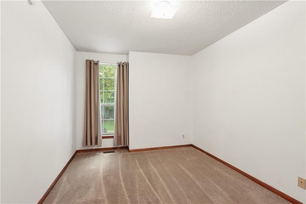 Photo 11 of 24 - 1201 N Sunset Drive, Olathe, KS 66061
