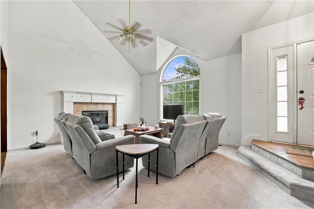 7524 NW 74TH Terrace, Kansas City, MO: listing photo 2