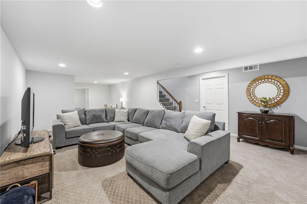 12843 Cambridge Road — photo 37