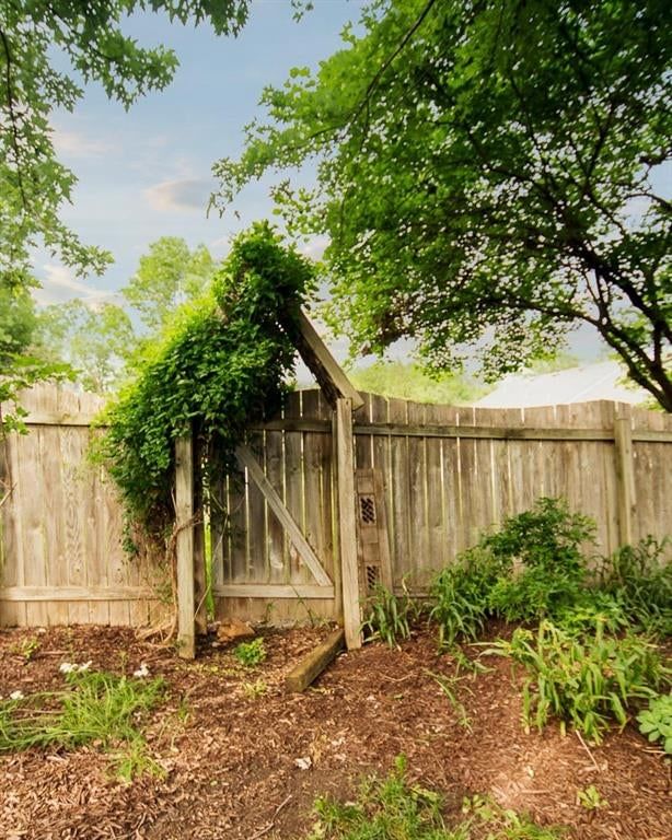 3000 University Drive — photo 37