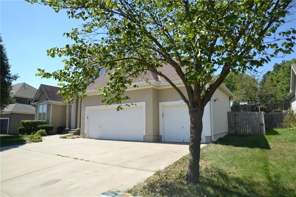 6328 N Spruce Avenue — photo 4