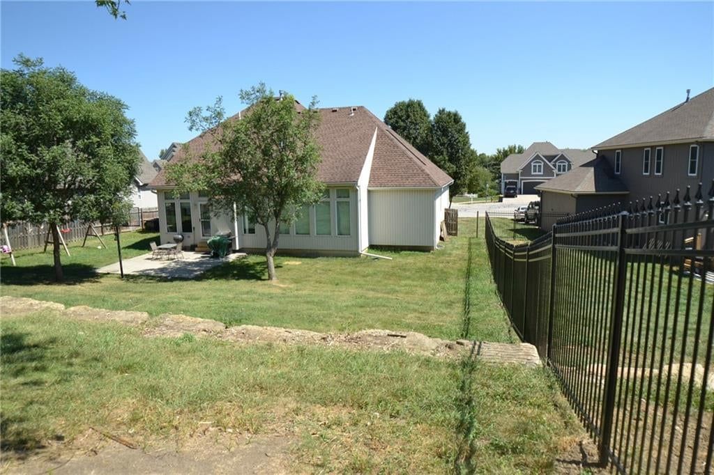 6328 N Spruce Avenue — photo 7