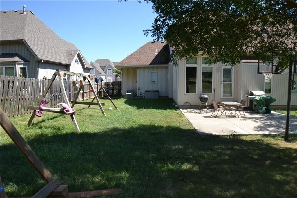 6328 N Spruce Avenue — photo 10