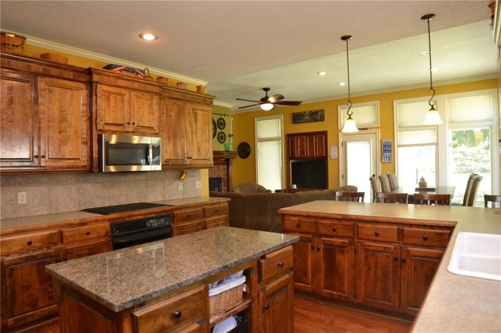 6328 N Spruce Avenue — photo 24