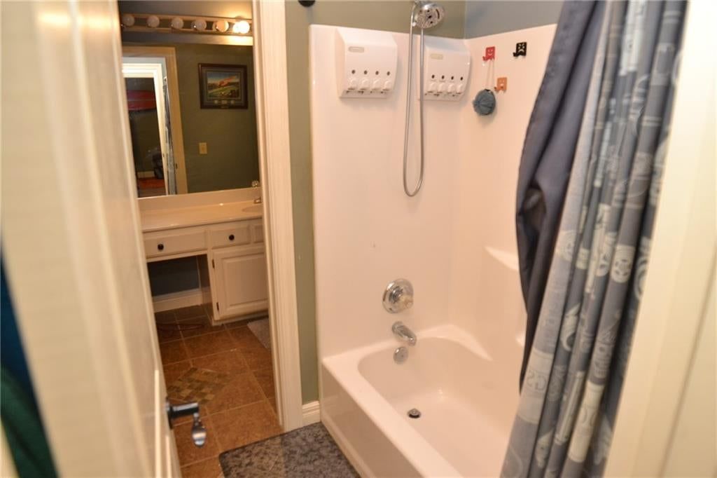 6328 N Spruce Avenue — photo 44